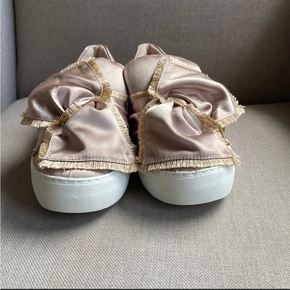 J/SLIDES NYL NWOT GOLD SATIN BOW PLATFORM SNEAKERS Sz 7.5 - Picture 3 of 6
